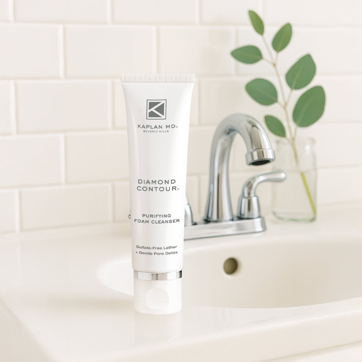 Diamond Contour Purifying Foam Cleanser